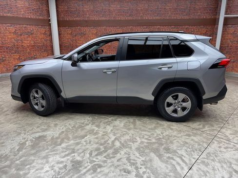 Used 2022 Toyota RAV4 XLE image 2