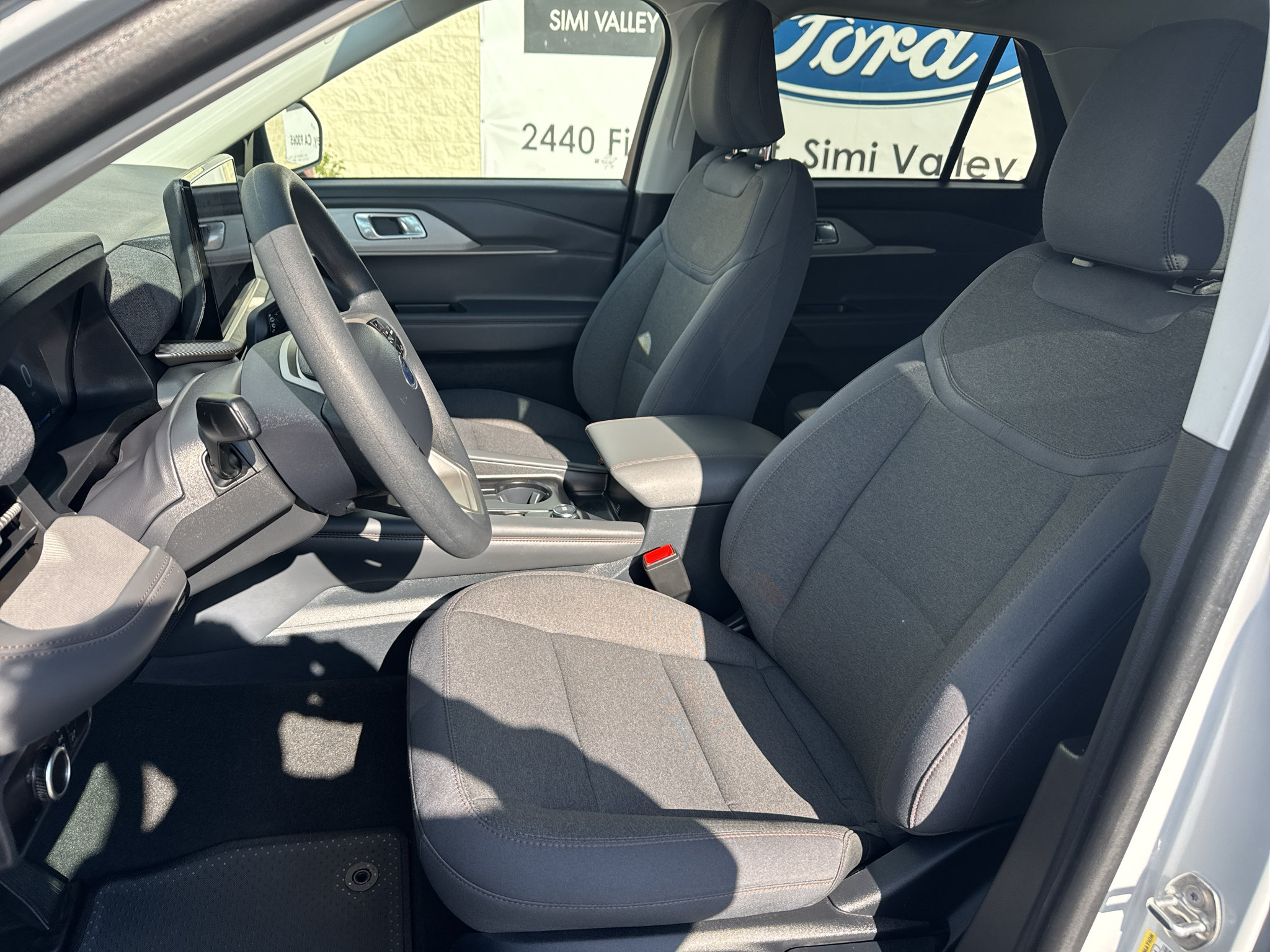 Used 2026 Ford Explorer Active RWD image 8