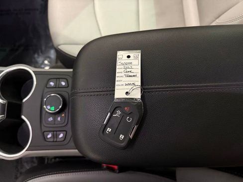 Used 2022 GMC Terrain SLT w/ Infotainment Package II image 23