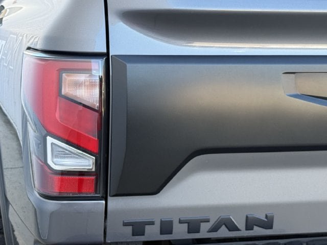 Used 2023 Nissan Titan PRO-4X w/ Pro-4x Convenience Package AWD/4WD image 6