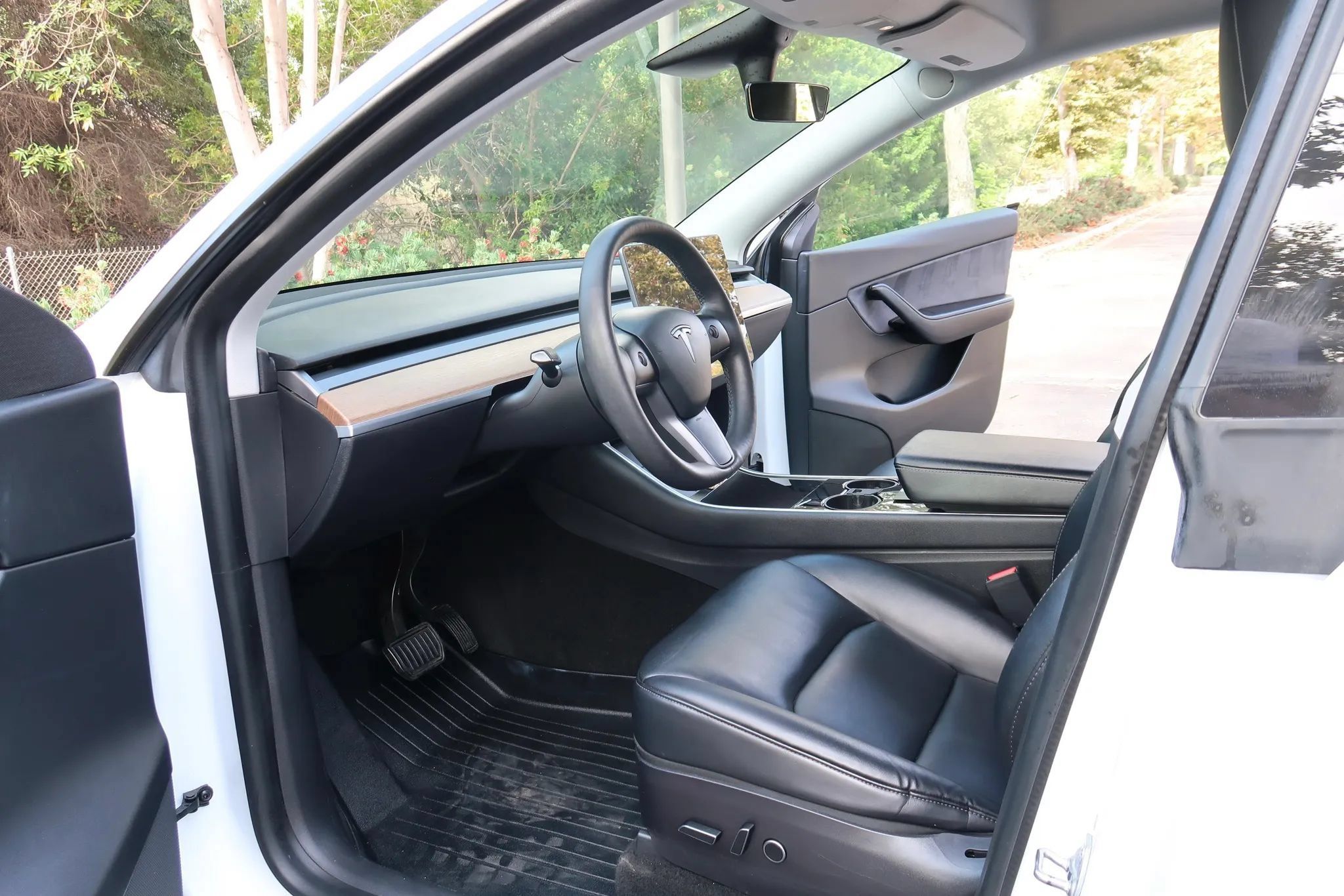 Used 2021 Tesla Model Y Long Range AWD/4WD image 15