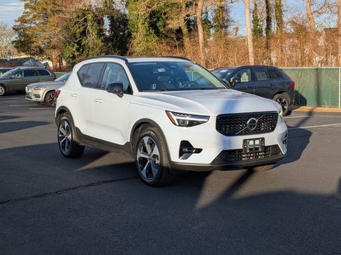 New 2026 Volvo XC40 B5 Plus w/ Protection Package Premier image 2