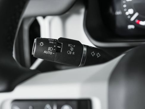 Used 2025 Land Rover Defender 110 S image 75