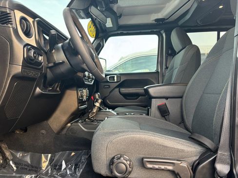 Used 2024 Jeep Wrangler Sport S image 18