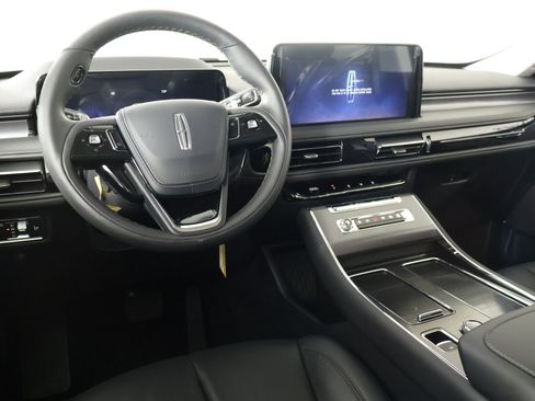 New 2026 Lincoln Aviator AWD w/ Jet Appearance Package image 2