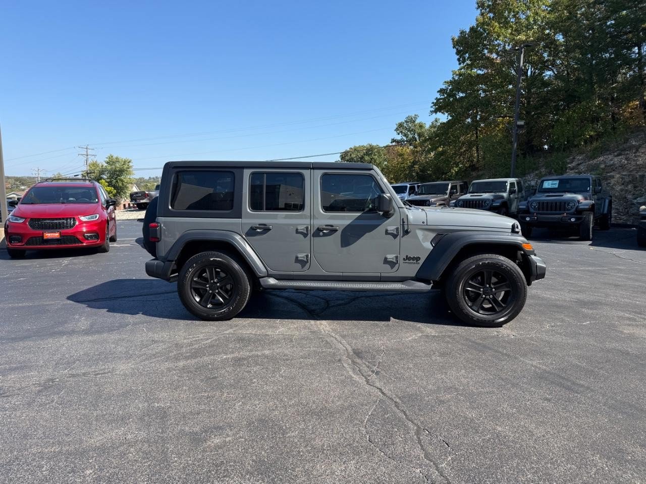 Used 2019 Jeep Wrangler Unlimited Sport AWD/4WD image 4
