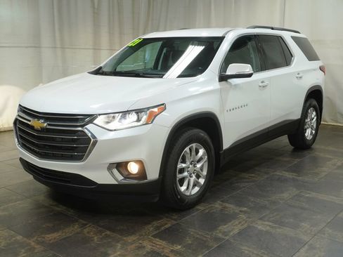 Used 2021 Chevrolet Traverse LT FWD image 2
