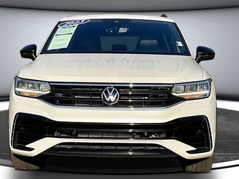 Used 2023 Volkswagen Tiguan SE R-Line FWD image 2