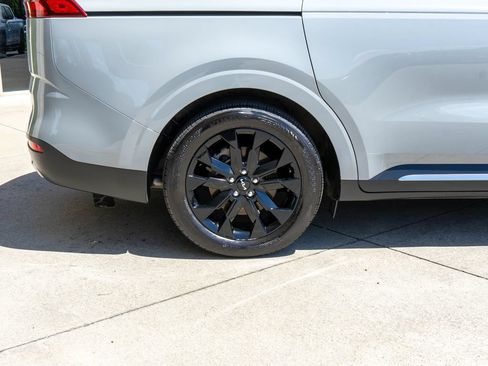 Certified 2024 Kia Carnival SX FWD image 36
