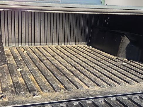 Used 2021 Toyota Tacoma Limited image 8