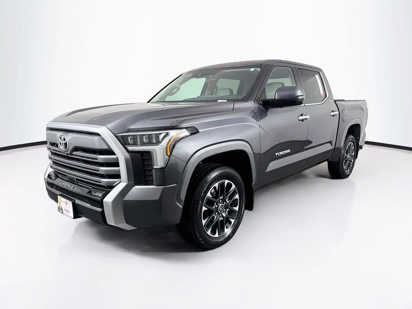 Used 2024 Toyota Tundra Limited AWD/4WD image 2