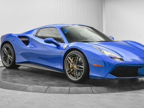 Used 2018 Ferrari 488 Spider image 58