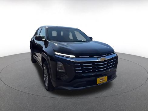 Used 2025 Chevrolet Equinox LT AWD/4WD image 3