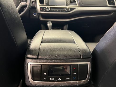 Used 2016 Toyota Highlander XLE image 33