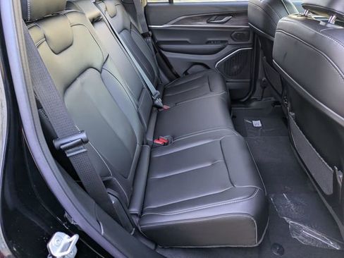 New 2026 Jeep Grand Cherokee Limited AWD/4WD image 25