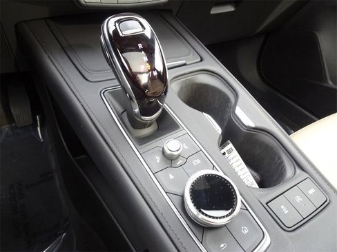 Certified 2024 Cadillac XT4 Luxury w/ Cold Weather Package image 16