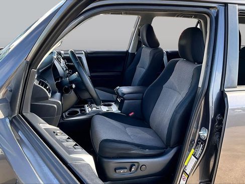 Used 2016 Toyota 4Runner SR5 RWD image 7