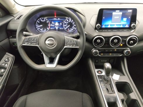 Used 2024 Nissan Sentra SV FWD image 22
