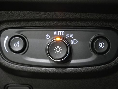 Used 2024 GMC Terrain SLT AWD/4WD image 12