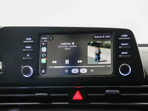 Used 2025 Hyundai Elantra Hybrid FWD image 14