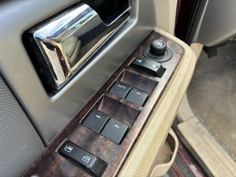 Used 2012 Ford Expedition XLT image 11