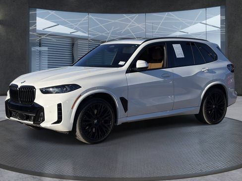 Used 2025 BMW X5 sDrive40i w/ M Sport Package RWD image 2