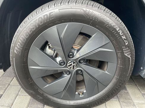 Used 2025 Volkswagen Taos S FWD image 6