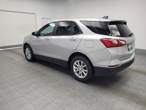 Used 2021 Chevrolet Equinox LS w/ LS Convenience Package FWD image 3