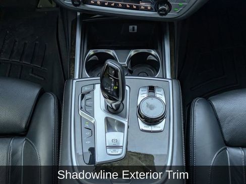 Used 2017 BMW 750i image 22