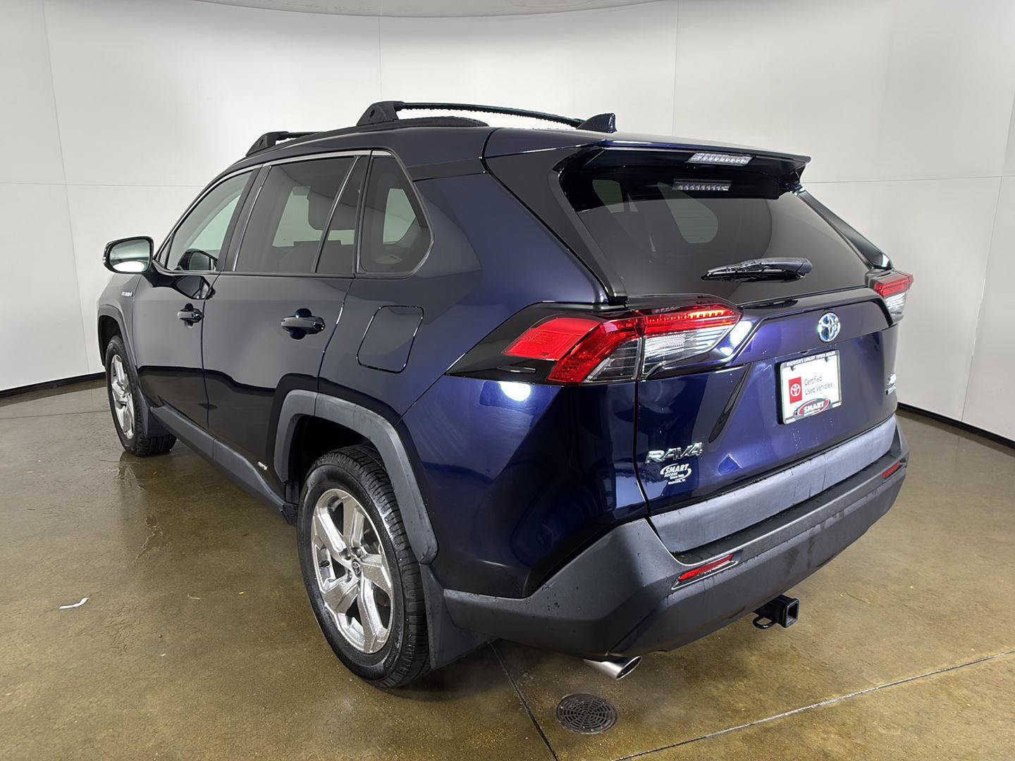 Used 2021 Toyota RAV4 XLE Premium AWD/4WD image 12