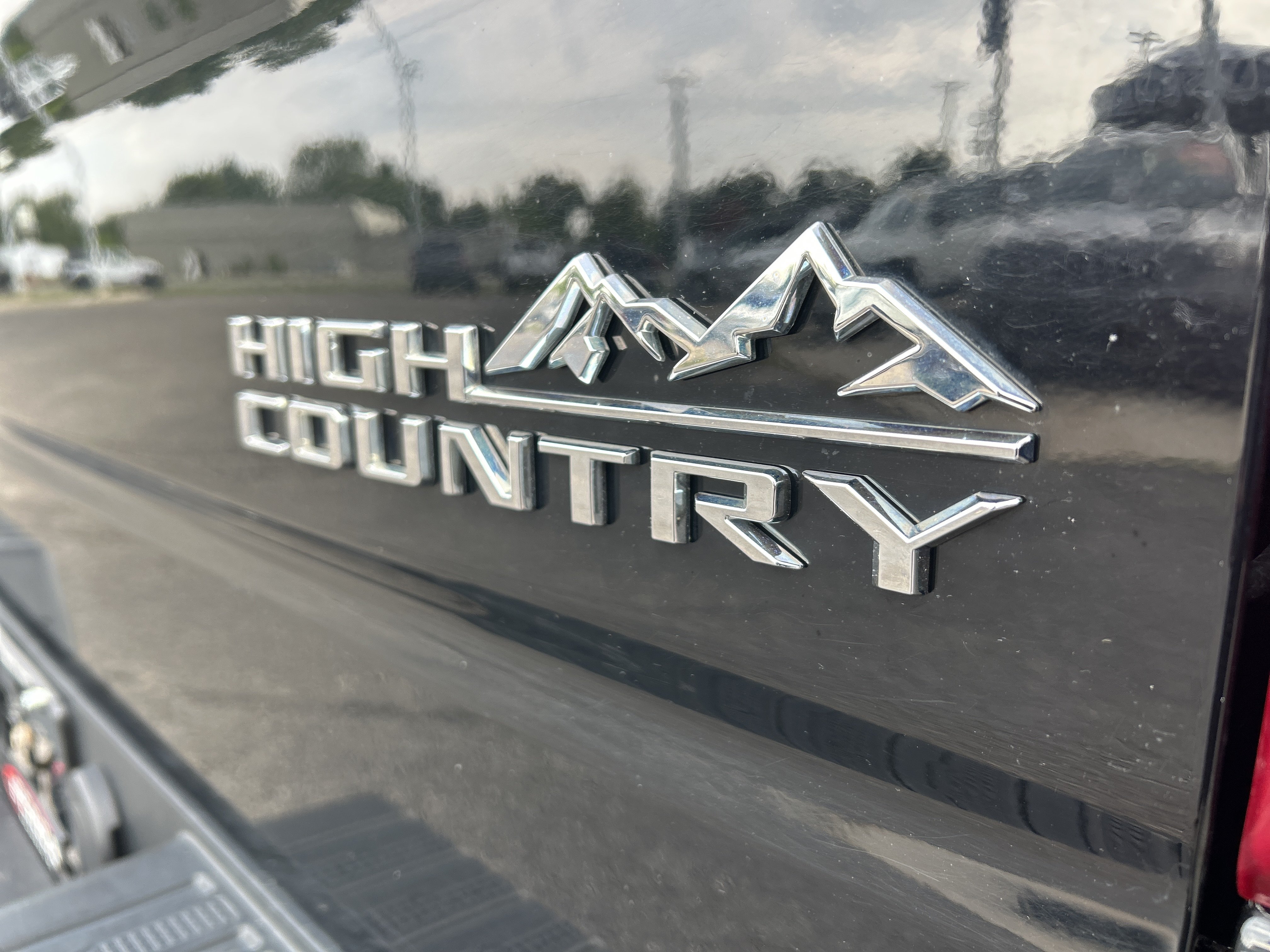 Used 2020 Chevrolet Silverado 1500 High Country w/ Technology Package AWD/4WD image 27
