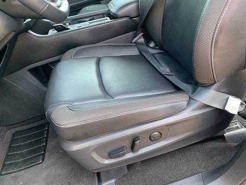 Used 2025 Nissan Pathfinder SL w/ Cargo Package FWD image 23