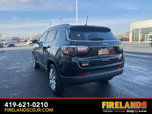 Used 2022 Jeep Compass Latitude image 10