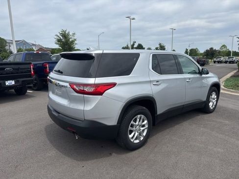 Used 2021 Chevrolet Traverse LS FWD image 7