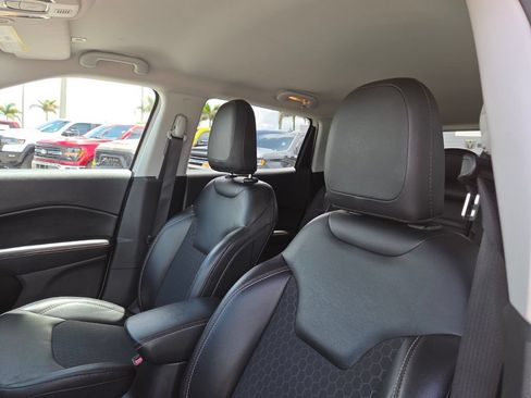 Used 2019 Jeep Compass Latitude w/ Cold Weather Group FWD image 27