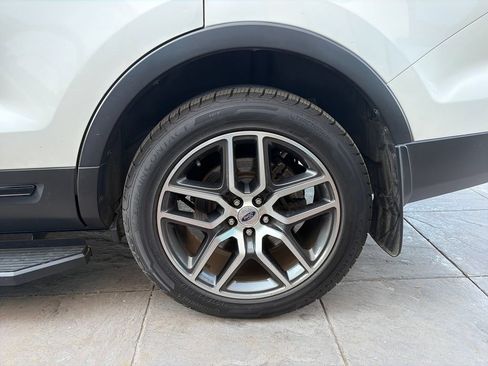 Used 2016 Ford Explorer Sport w/ Equipment Group 401A AWD/4WD image 13