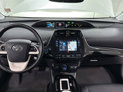 Used 2016 Toyota Prius Four image 9