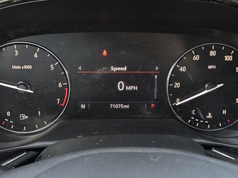 Used 2023 Buick Envision Preferred image 32