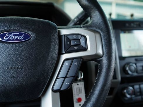 Used 2019 Ford F250 Lariat w/ Lariat Value Package AWD/4WD image 30