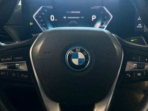 Used 2023 BMW i4 eDrive40 w/ Parking Assistance Package RWD image 25