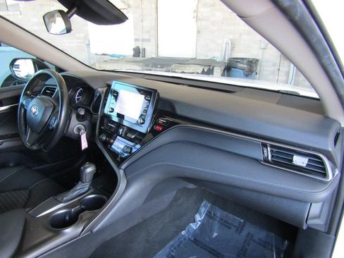 Used 2021 Toyota Camry SE FWD image 10