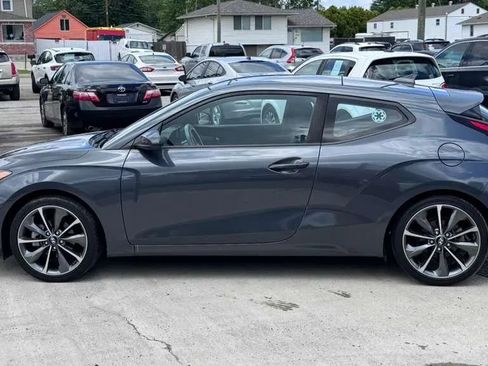 Used 2019 Hyundai Veloster 2.0 Premium FWD image 1