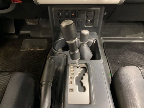 Used 2012 Toyota FJ Cruiser 4WD w/ Upgrade Pkg image 17