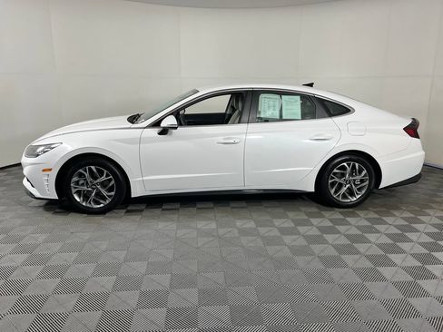 Used 2023 Hyundai Sonata SEL FWD image 2