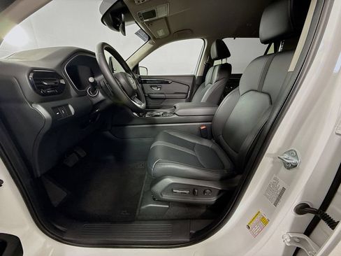Used 2025 Honda Pilot EX-L image 19