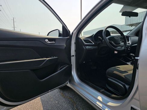 Used 2020 Hyundai Accent SE FWD image 21
