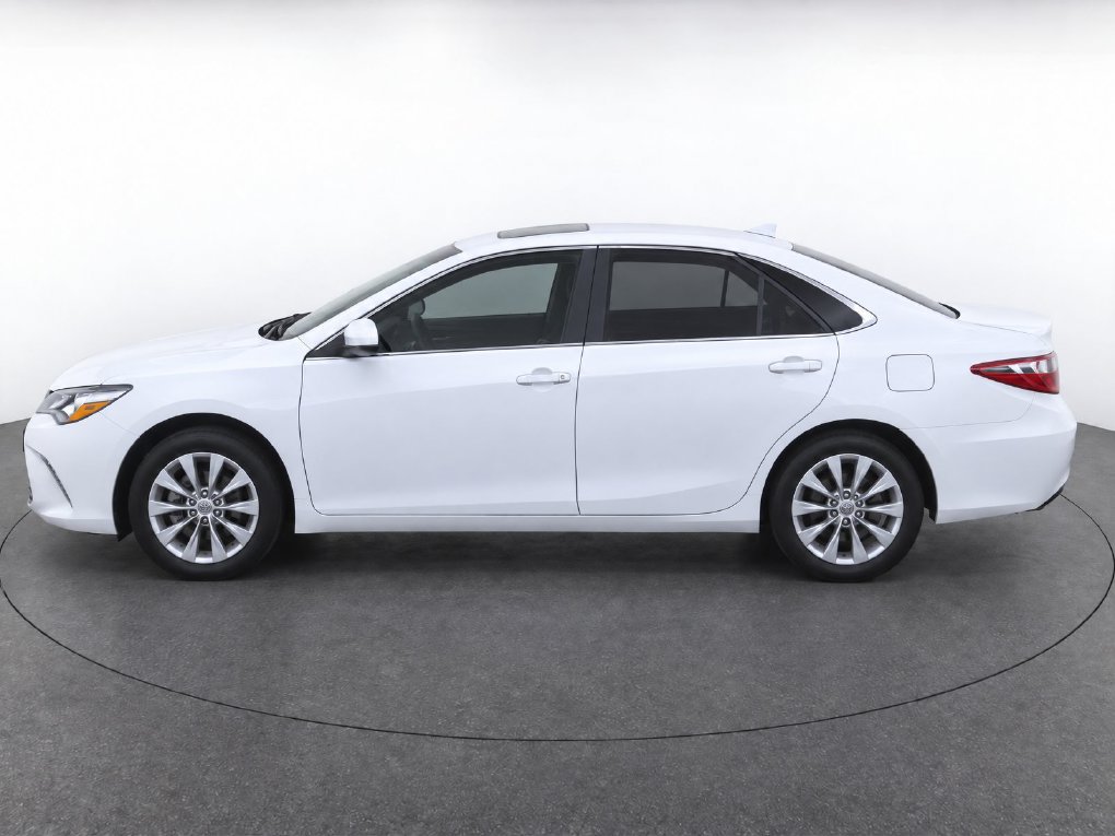 Used 2017 Toyota Camry LE w/ Moonroof Package FWD image 8