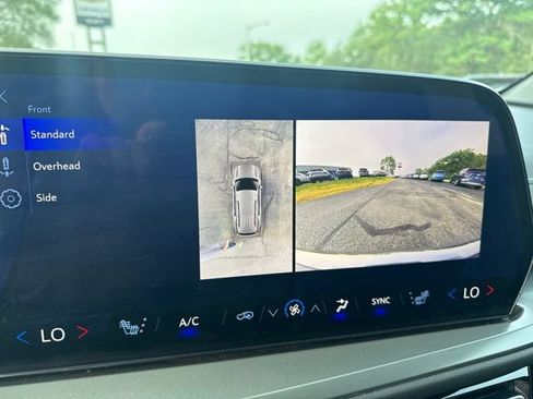 Used 2024 Chevrolet Traverse LT w/ LPO, Floor Liner Package FWD image 23