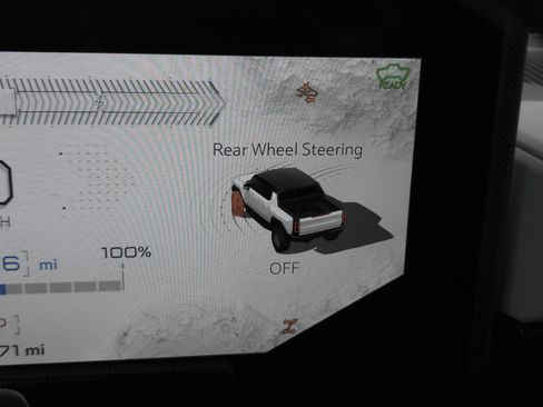 Used 2025 GMC Hummer EV 3X w/ LPO, Dark Essentials Package image 24