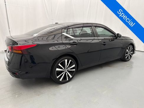 Used 2021 Nissan Altima 2.5 SR w/ SR Premium Package FWD image 14